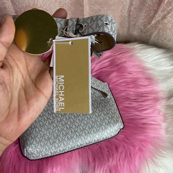 Michael Kors Silver Box BeltBag Size S/M NWT - Picture 4 of 6